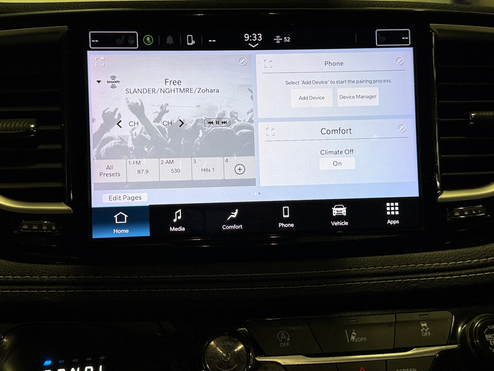 Thumbnail: 2022 Chrysler Pacifica - 3