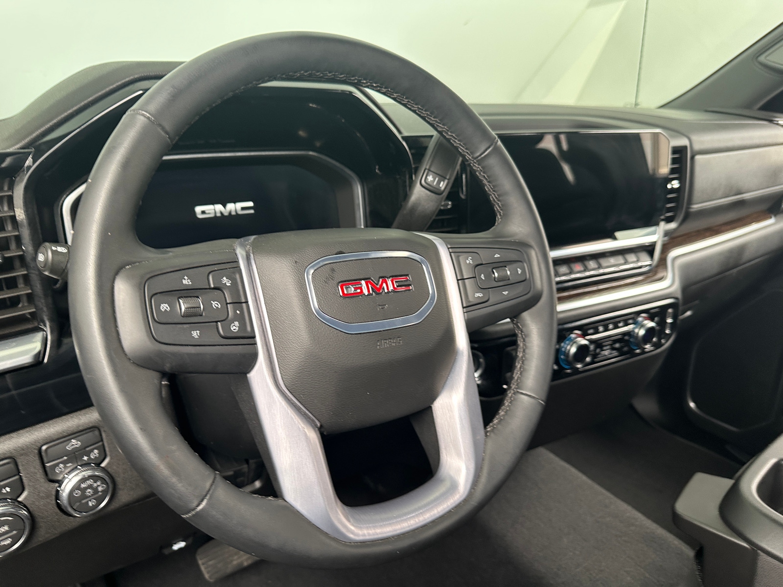 Thumbnail: 2026 GMC Sierra 1500 - 5