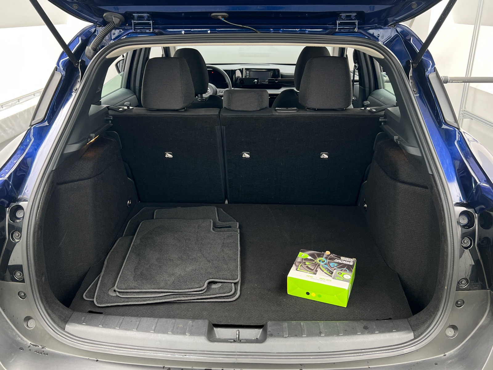 Thumbnail: 2025 Nissan Kicks - 7