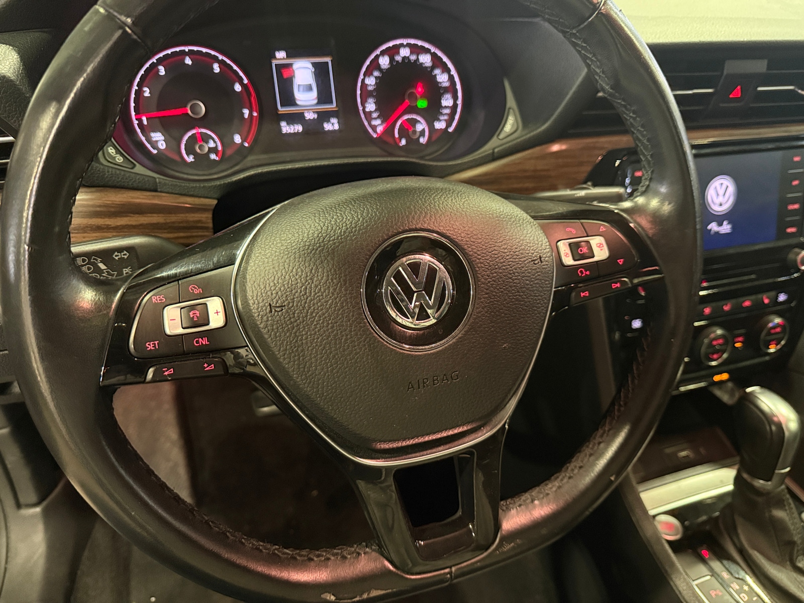 Thumbnail: 2020 Volkswagen Passat - 4