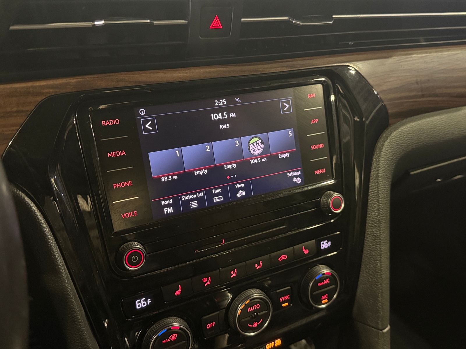 Thumbnail: 2020 Volkswagen Passat - 3