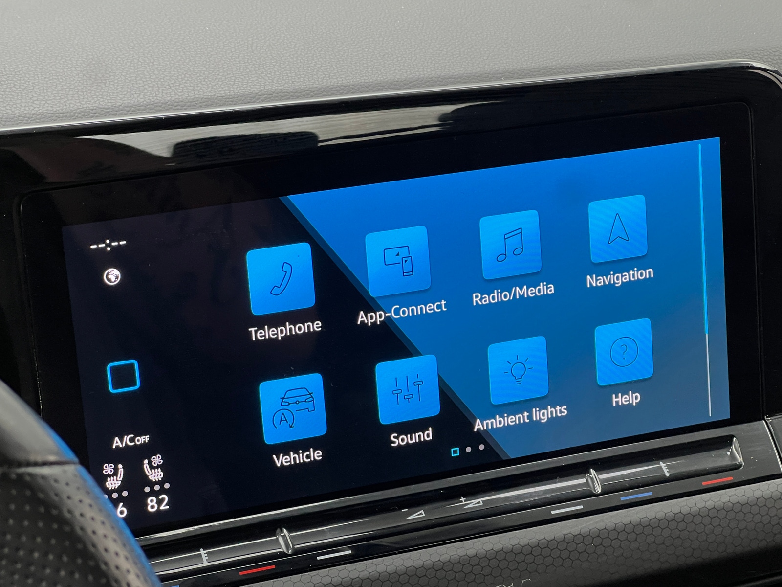 Thumbnail: 2023 Volkswagen Golf - 3