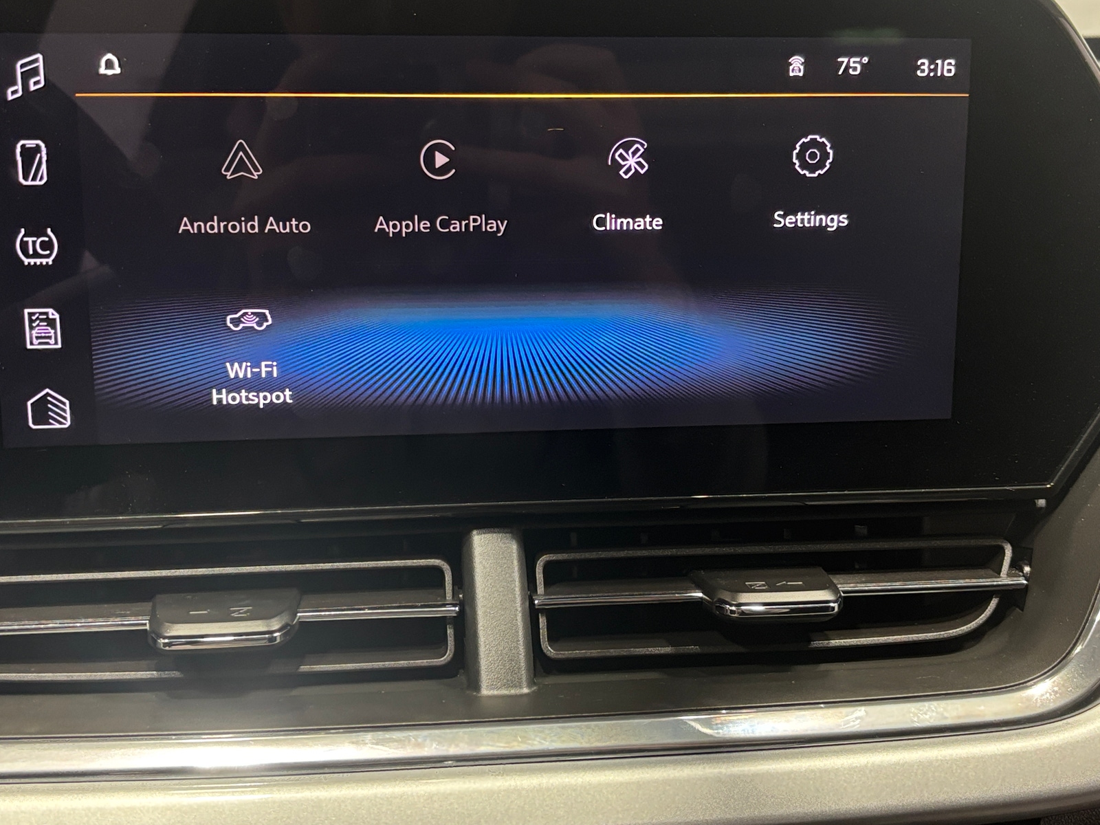 Thumbnail: 2025 Chevrolet Trax - 4