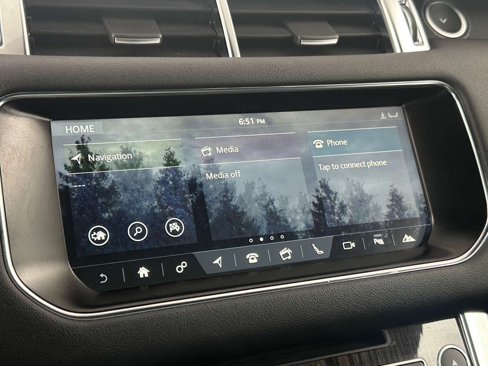 Thumbnail: 2017 Land Rover Range Rover Sport - 3