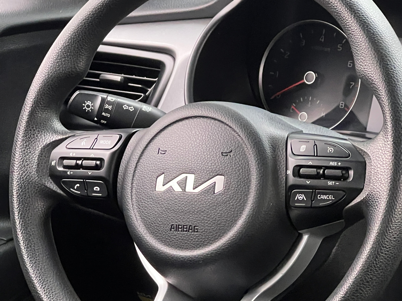 Thumbnail: 2023 Kia Rio - 5