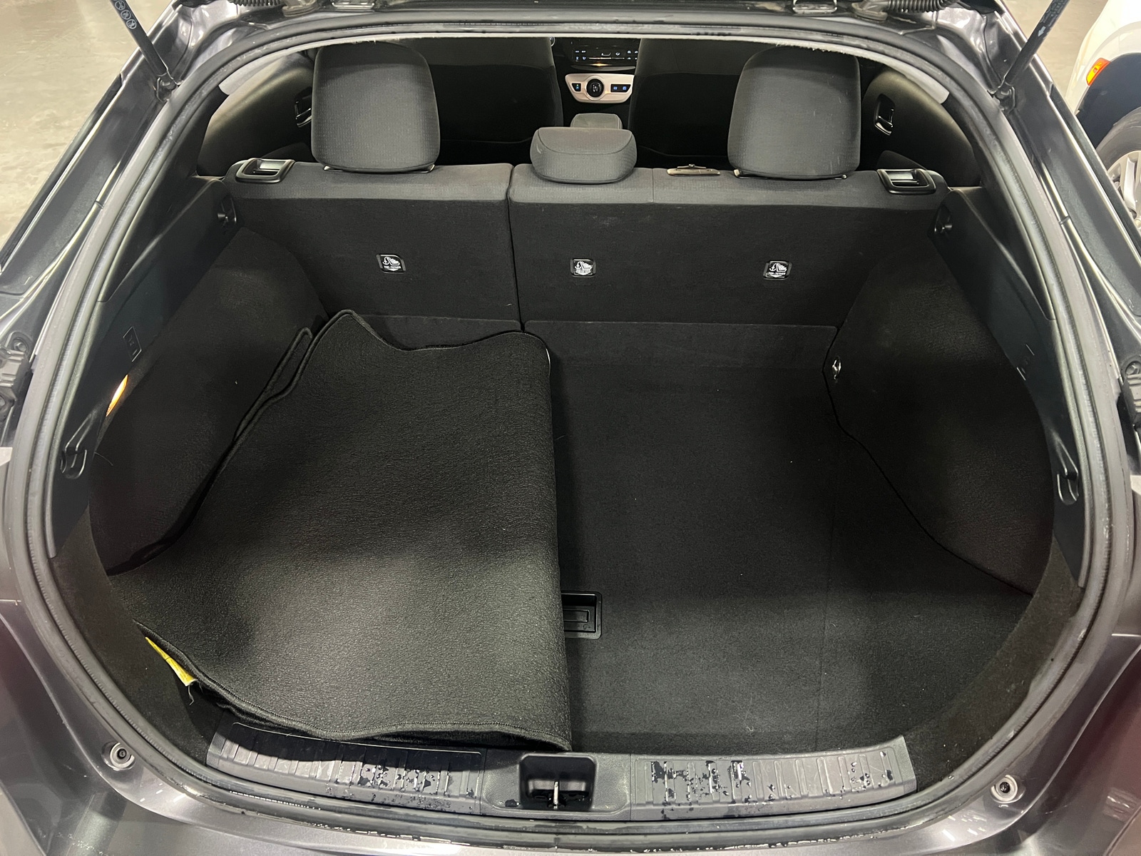 Thumbnail: 2017 Toyota Prius - 7