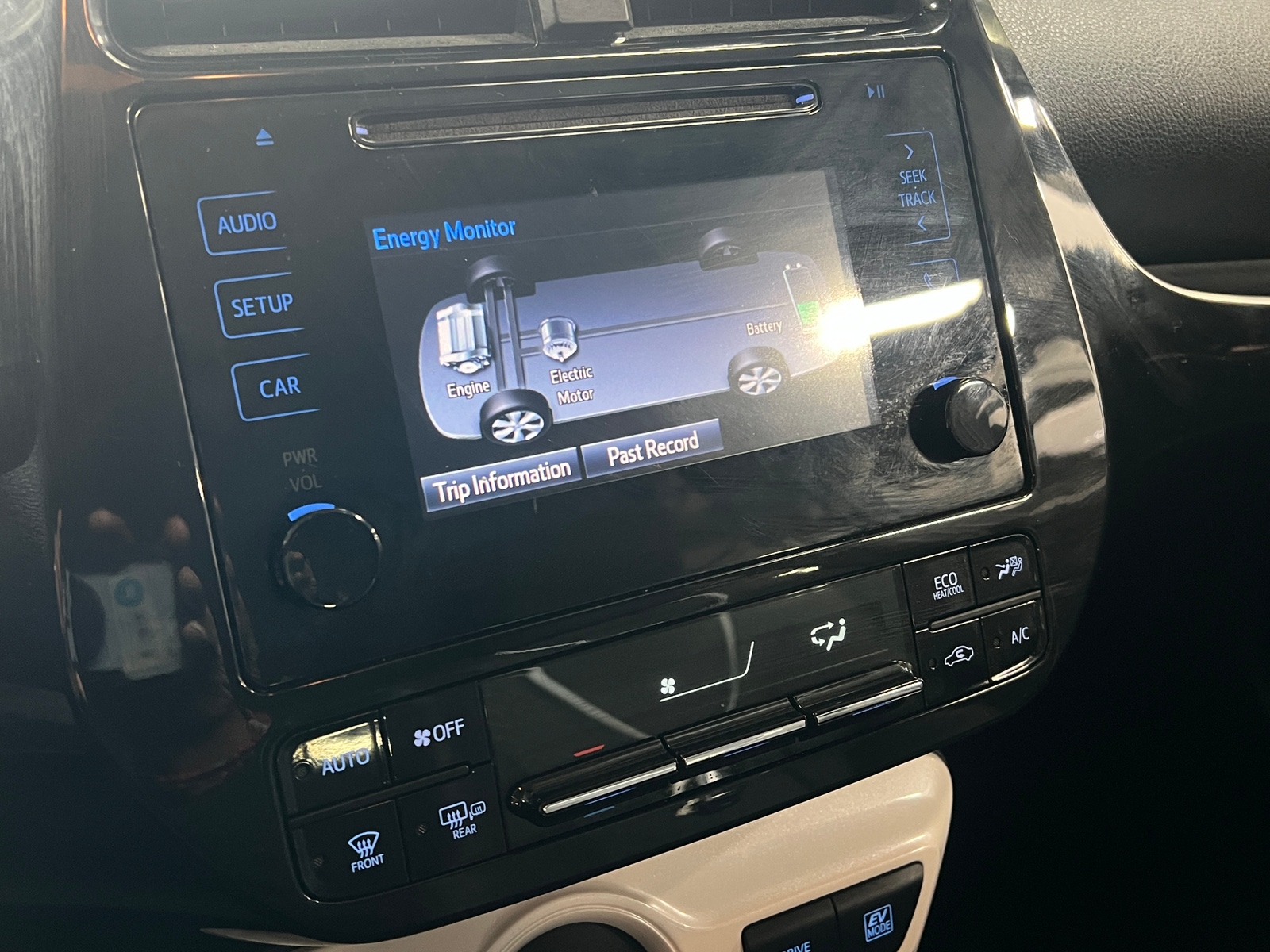 Thumbnail: 2017 Toyota Prius - 4