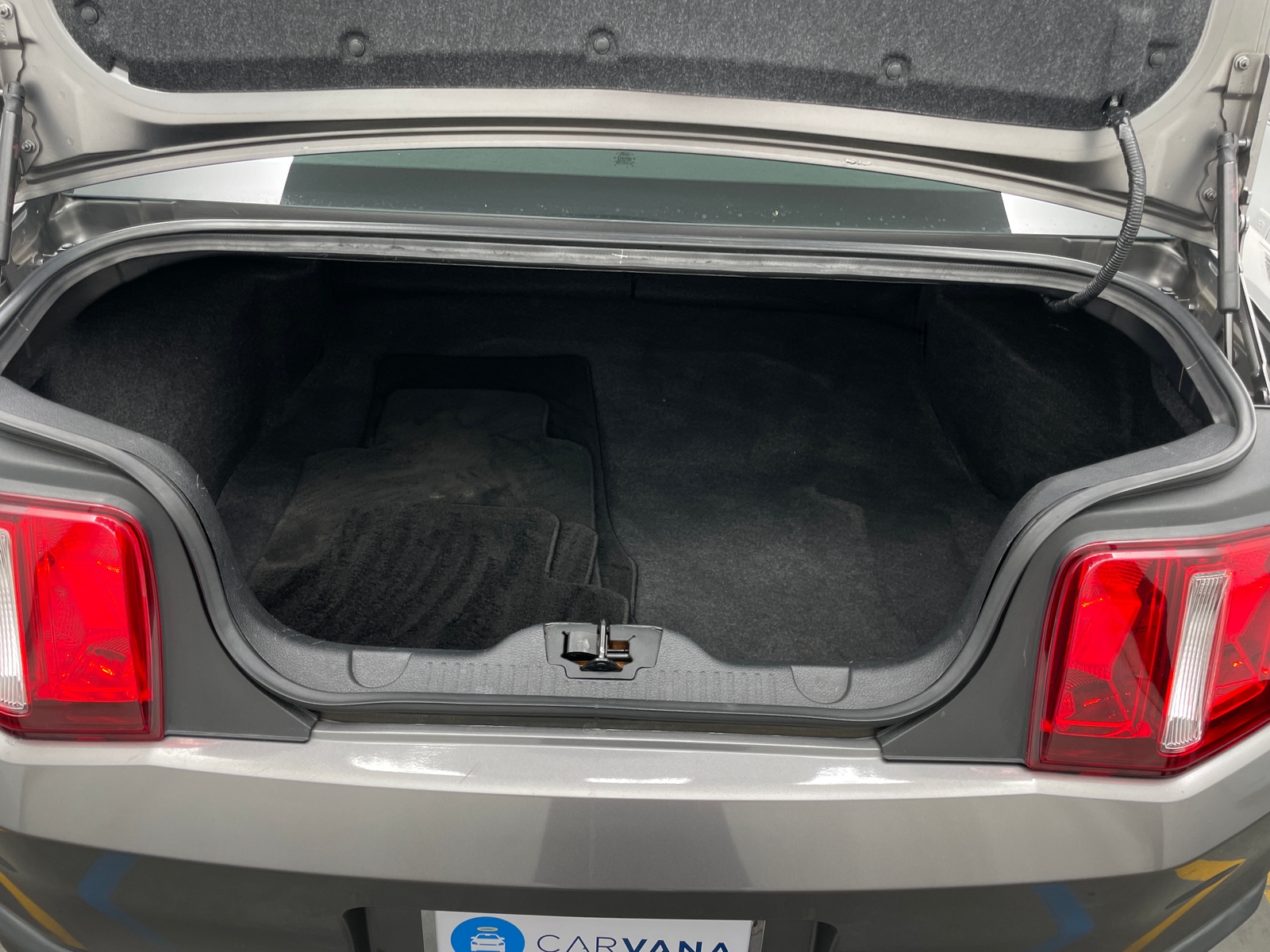 Thumbnail: 2010 Ford Mustang - 6