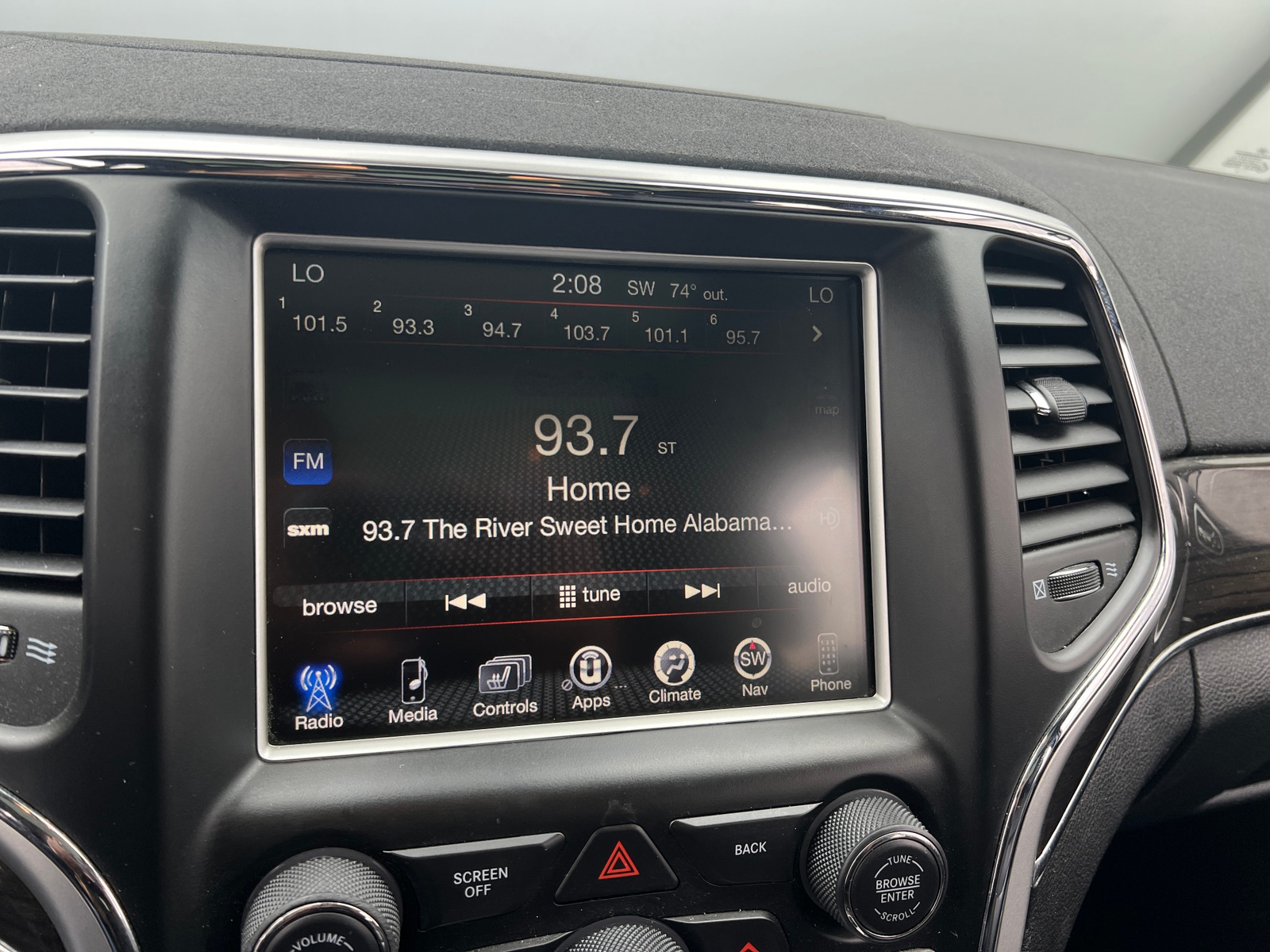 Thumbnail: 2016 Jeep Grand Cherokee - 3