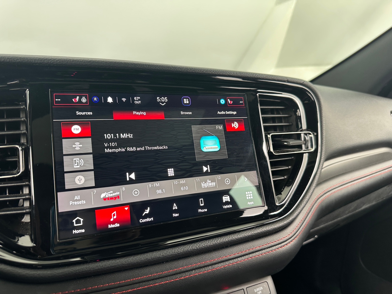 Thumbnail: 2023 Dodge Durango - 3