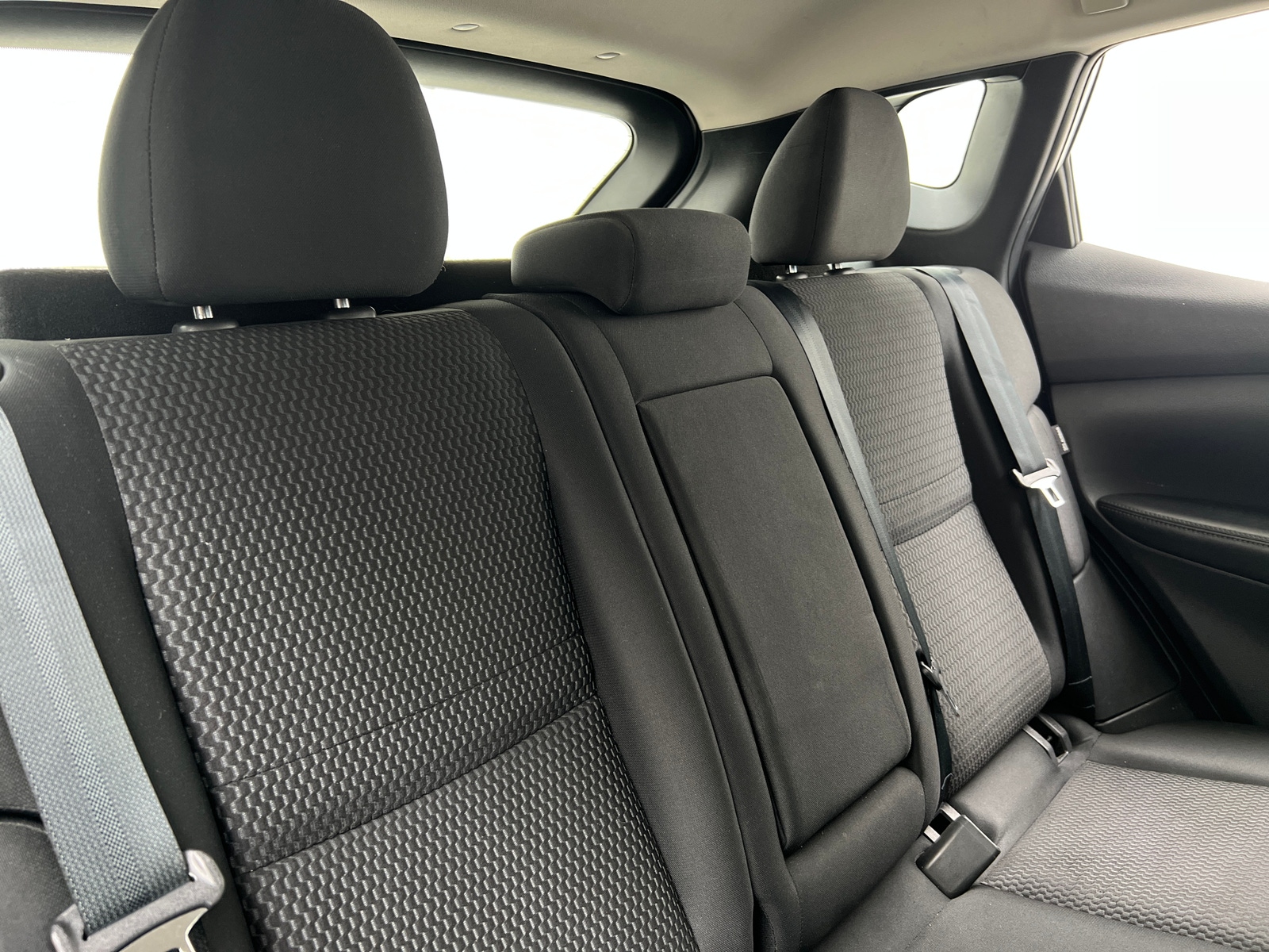 Thumbnail: 2021 Nissan Rogue Sport - 6