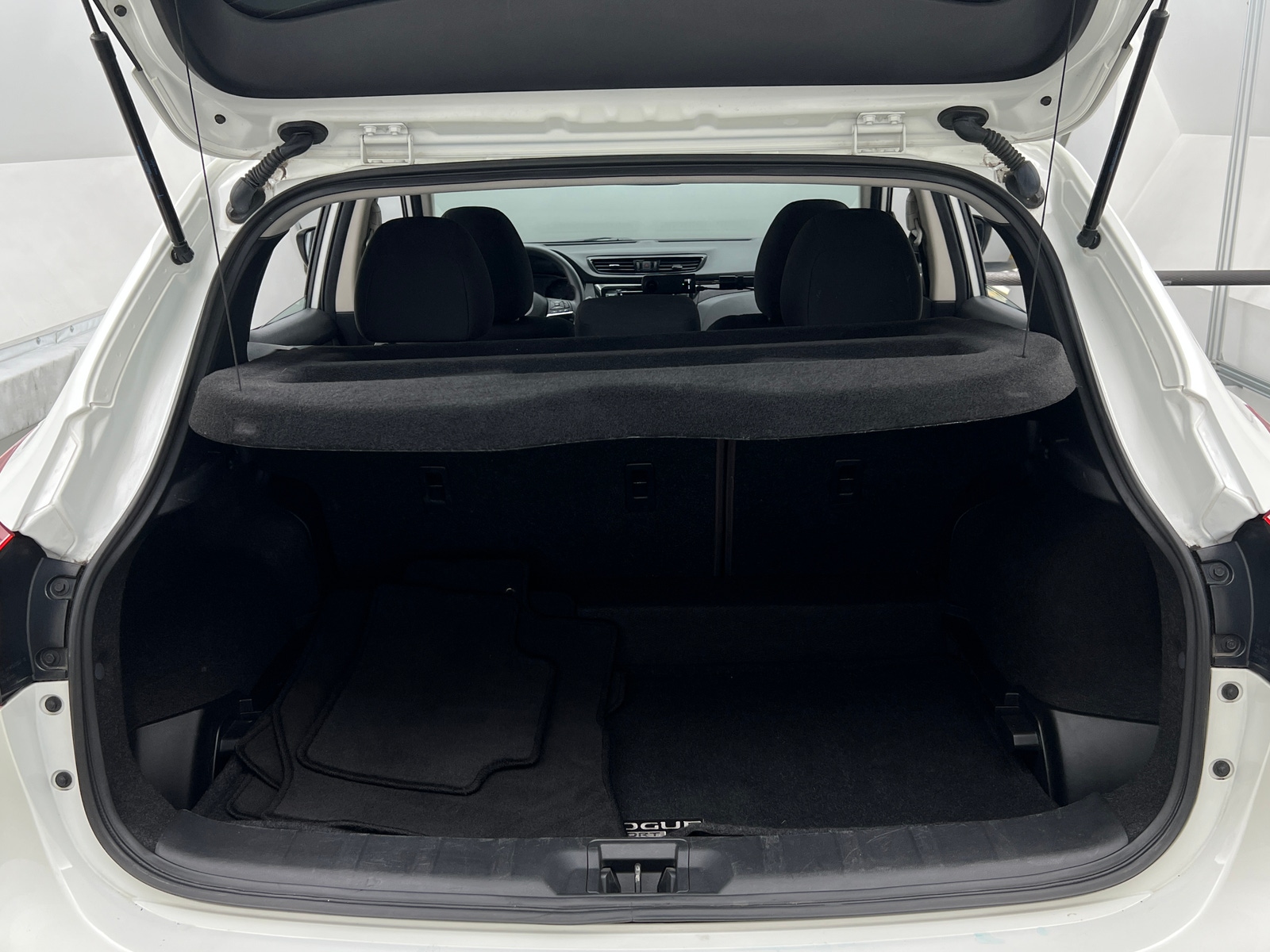 Thumbnail: 2021 Nissan Rogue Sport - 7