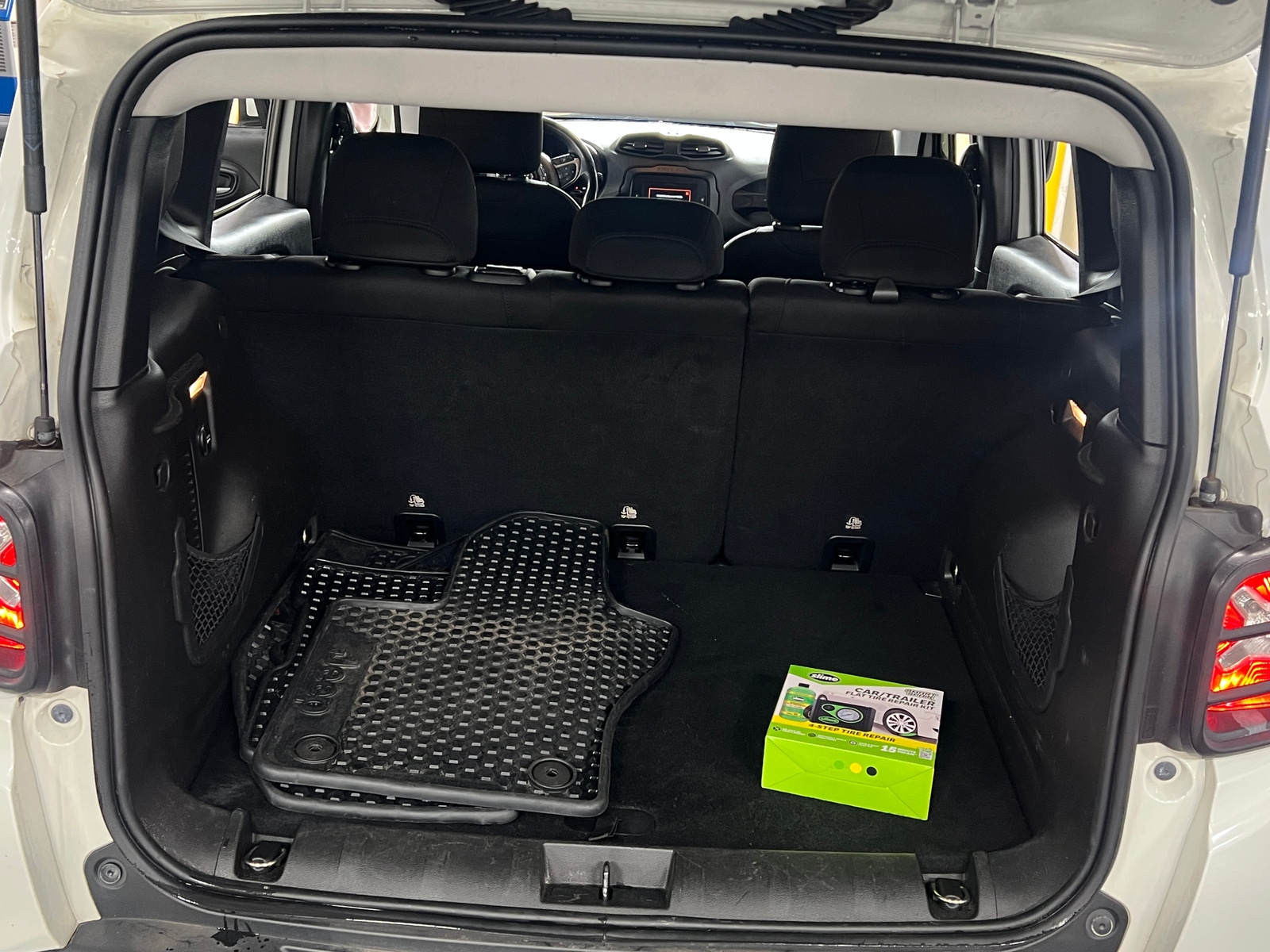 Thumbnail: 2017 Jeep Renegade - 7