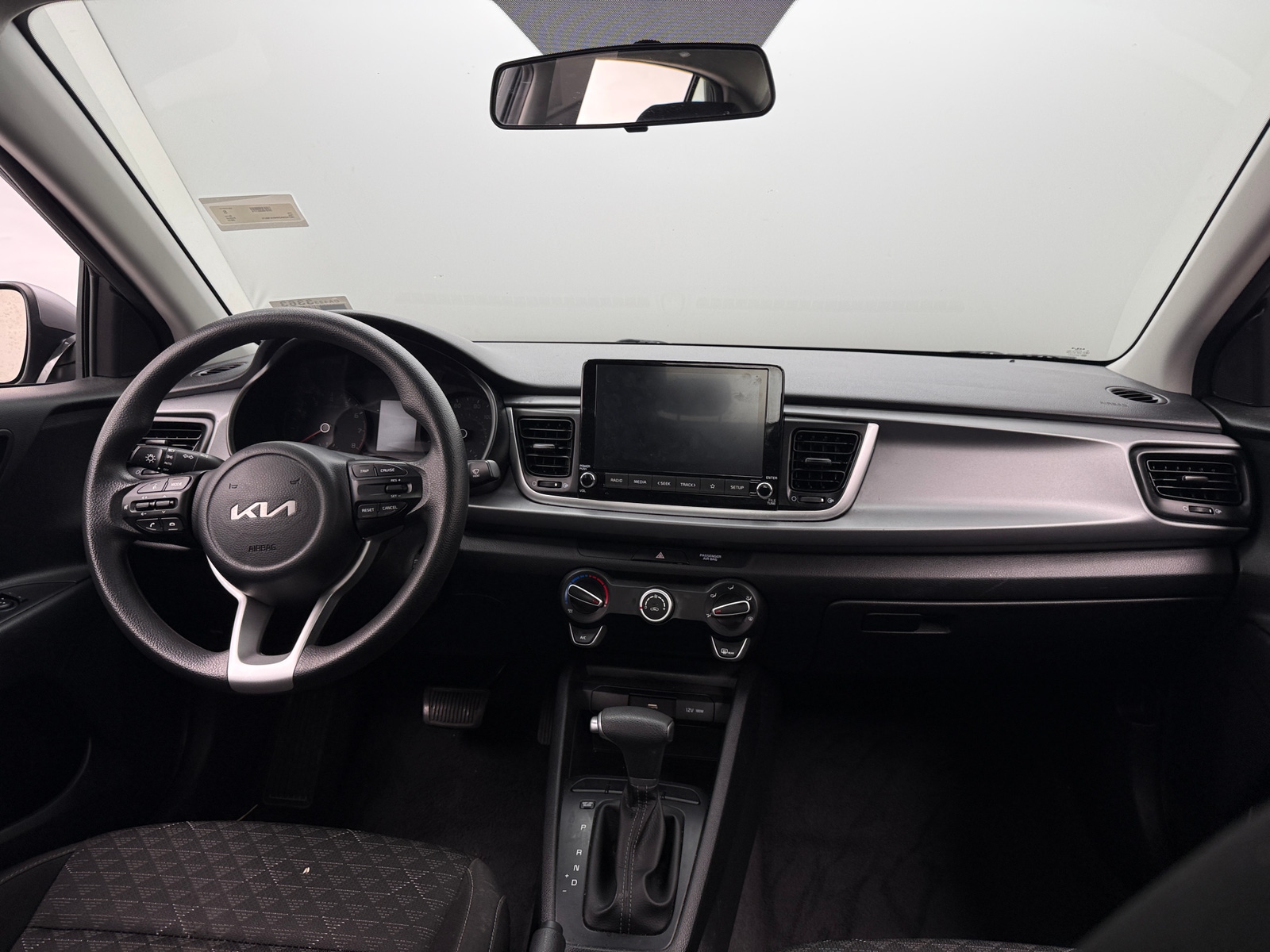 Thumbnail: 2022 Kia Rio - 3