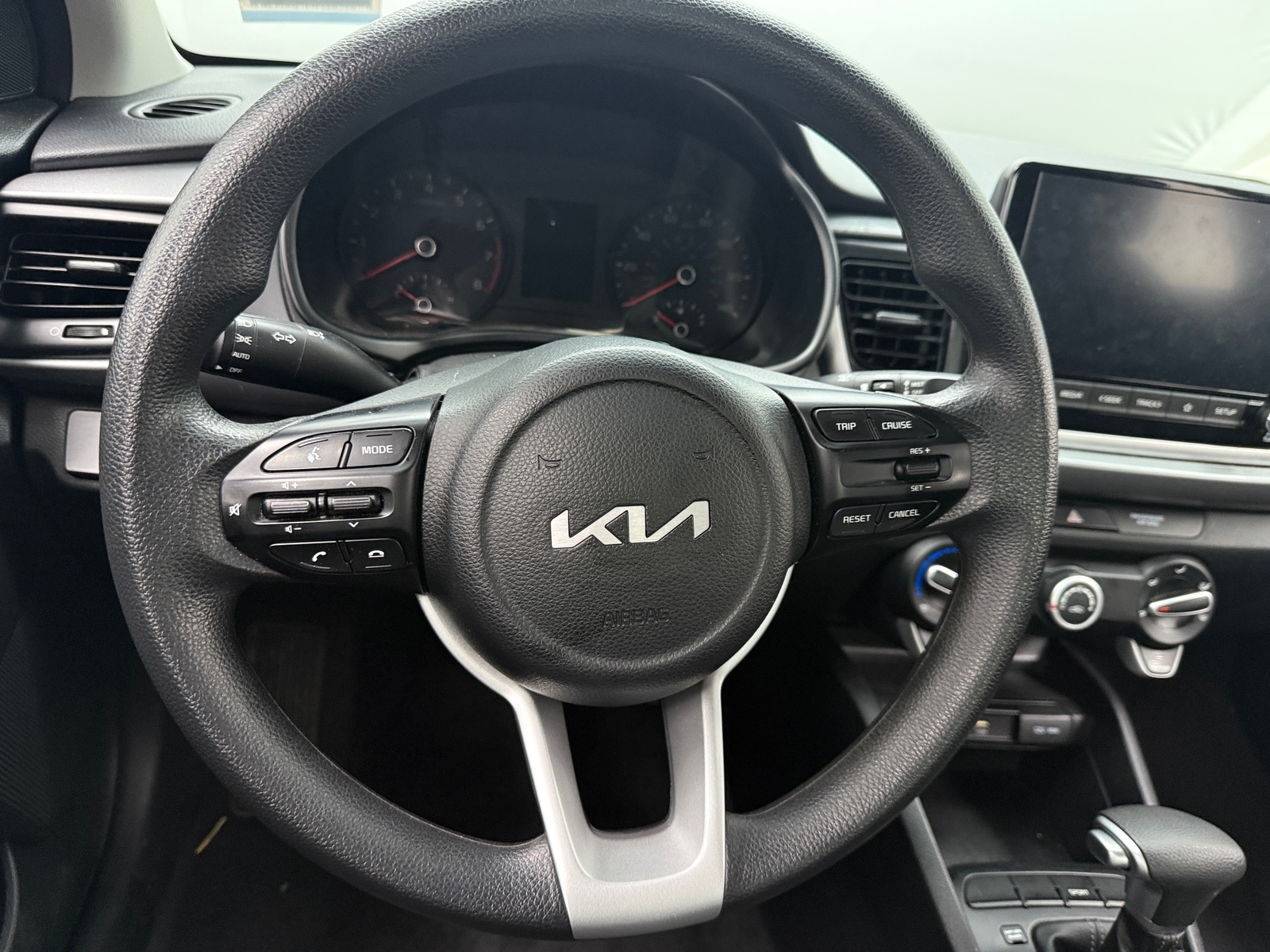 Thumbnail: 2022 Kia Rio - 5