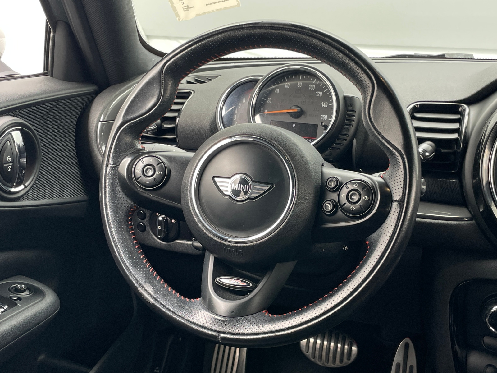 Thumbnail: 2017 MINI Cooper Clubman - 4