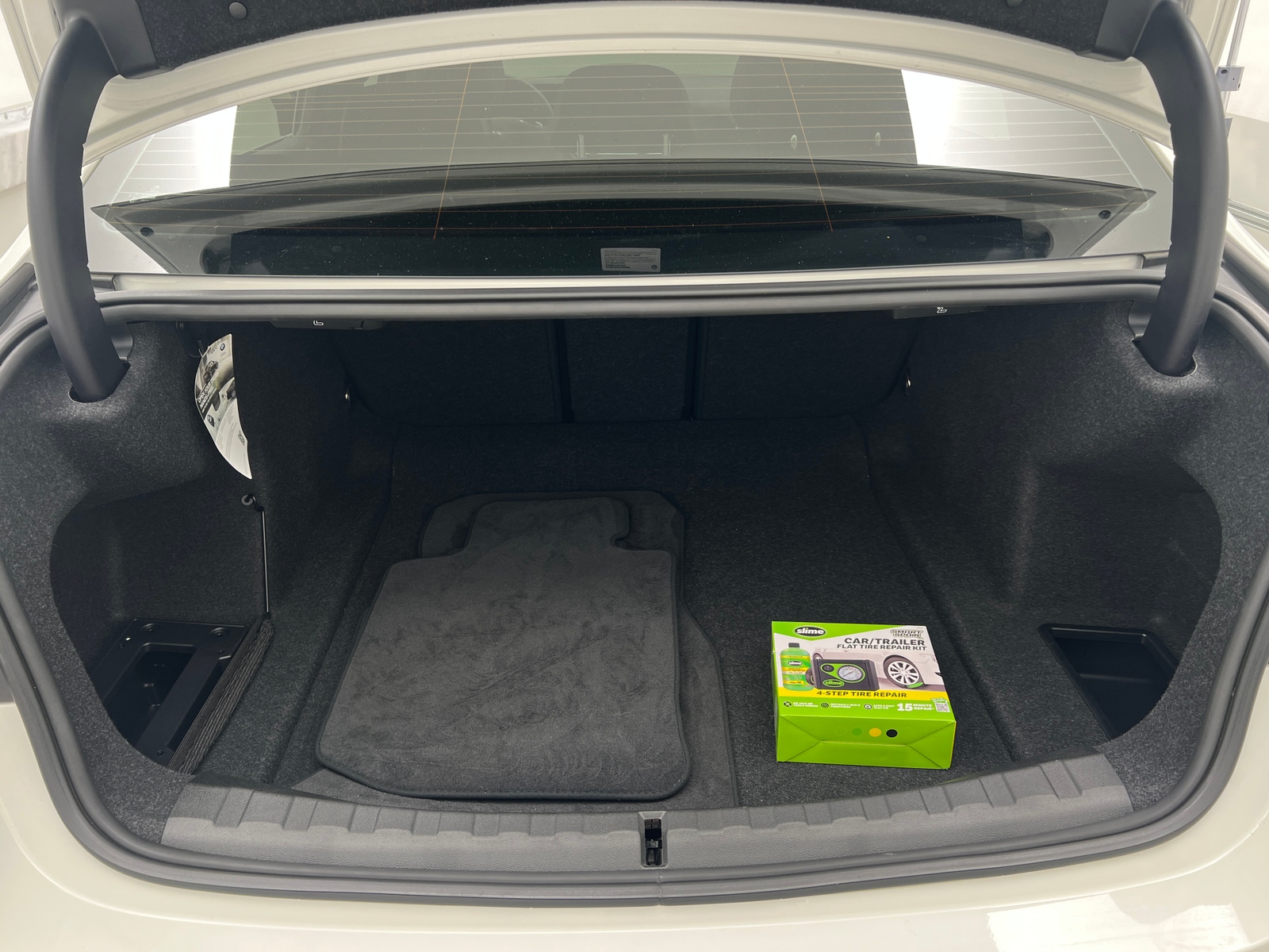 Thumbnail: 2024 BMW 3 Series - 6