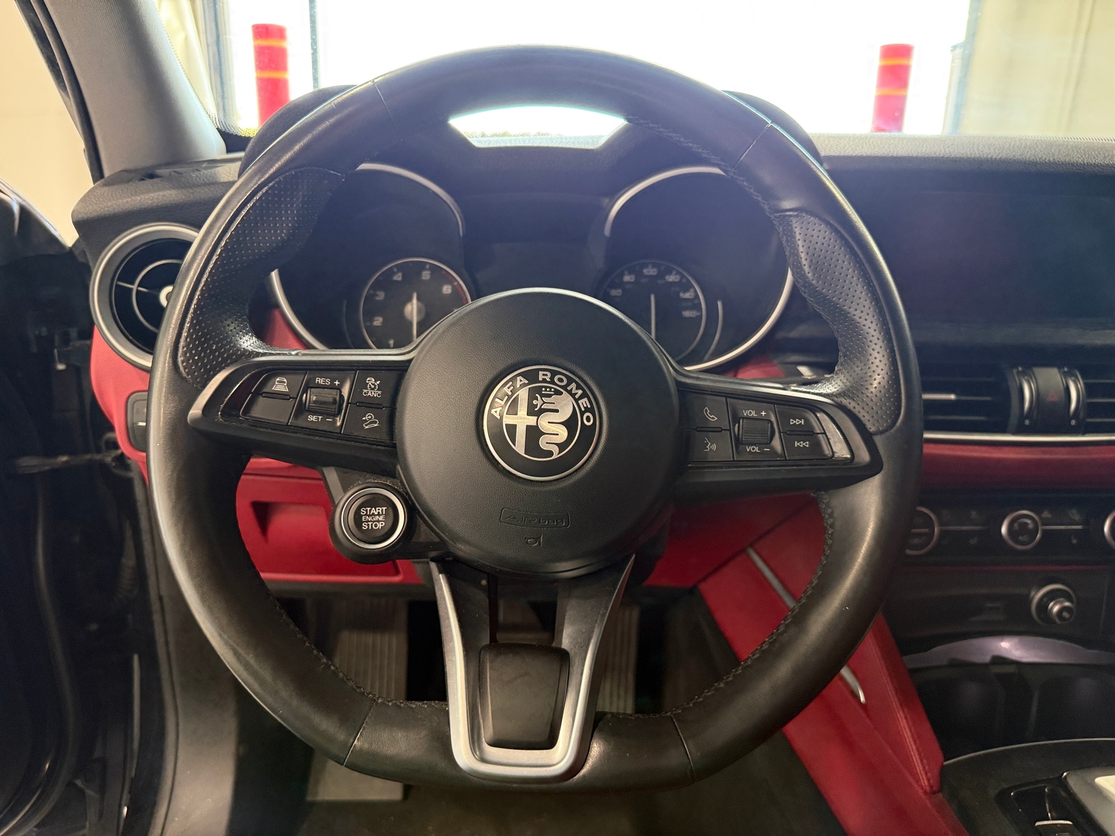 Thumbnail: 2021 Alfa Romeo Stelvio - 4