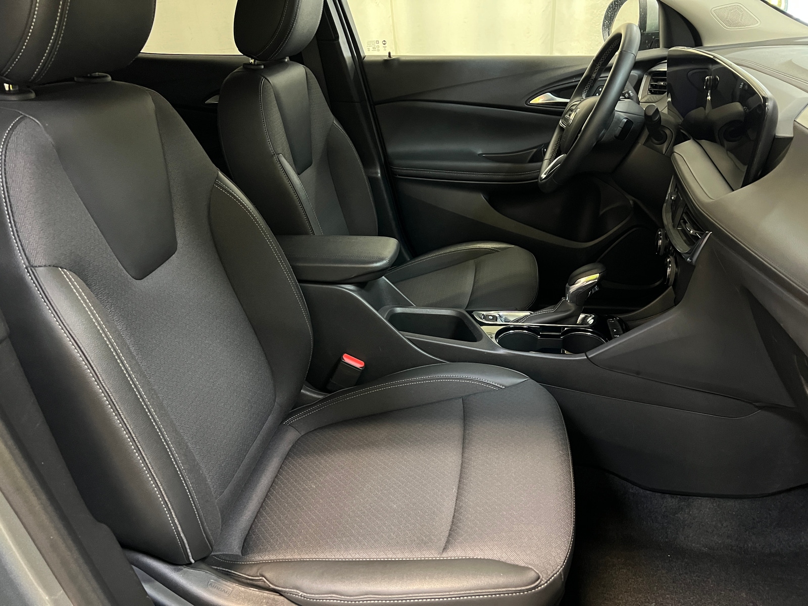 Thumbnail: 2025 Buick Encore GX - 2