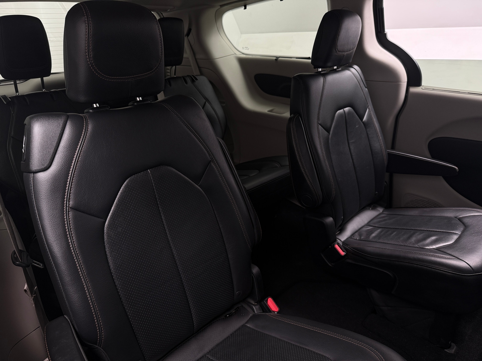 Thumbnail: 2018 Chrysler Pacifica - 5