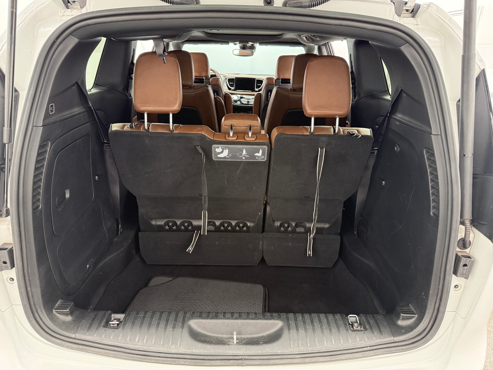 Thumbnail: 2021 Chrysler Pacifica - 6