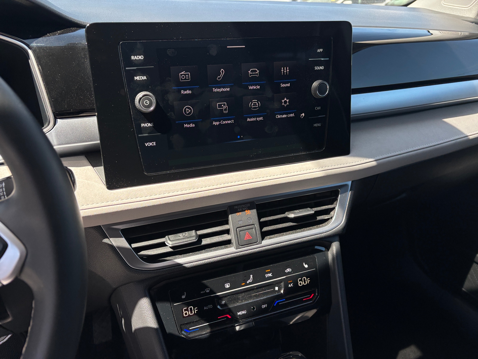 Thumbnail: 2025 Volkswagen Taos - 4