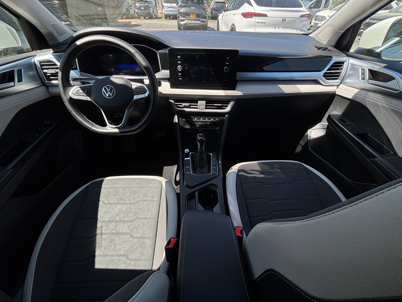 Thumbnail: 2025 Volkswagen Taos - 3