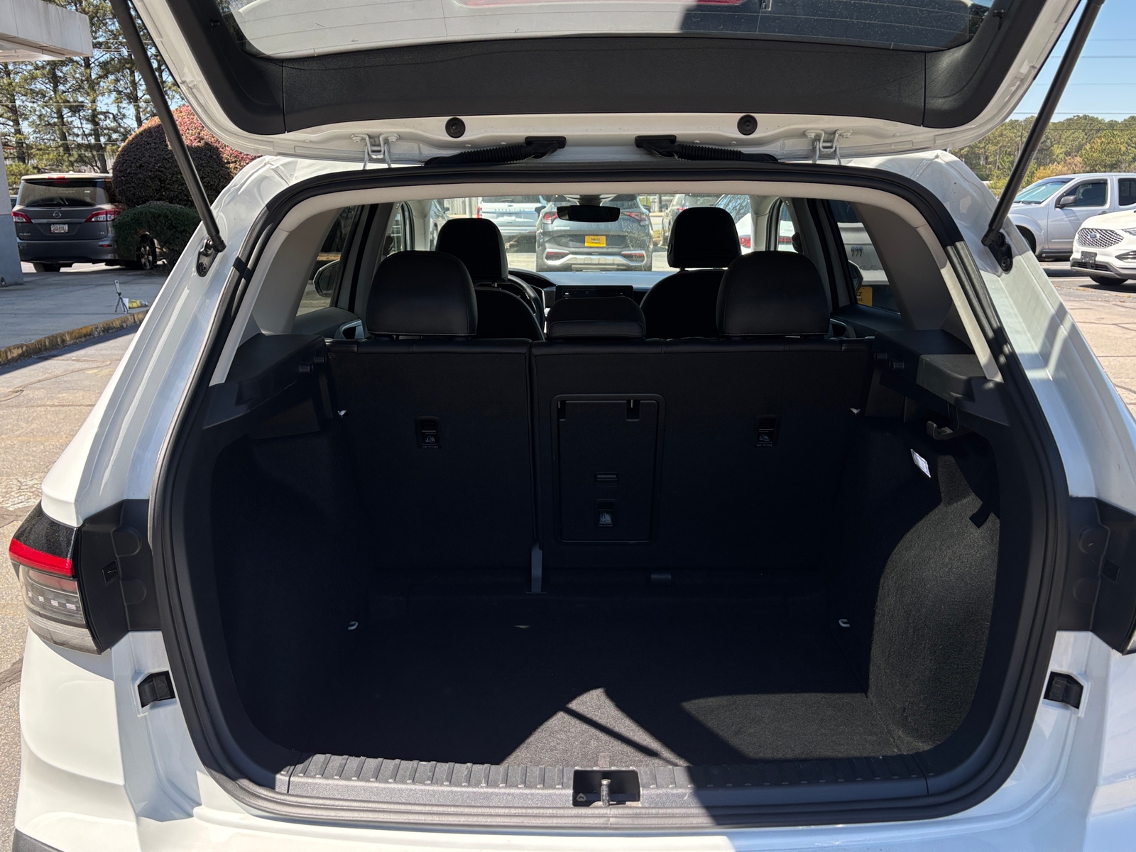 Thumbnail: 2025 Volkswagen Taos - 6