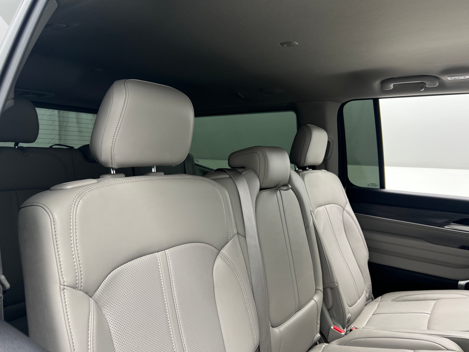 Thumbnail: 2024 Jeep Wagoneer - 5