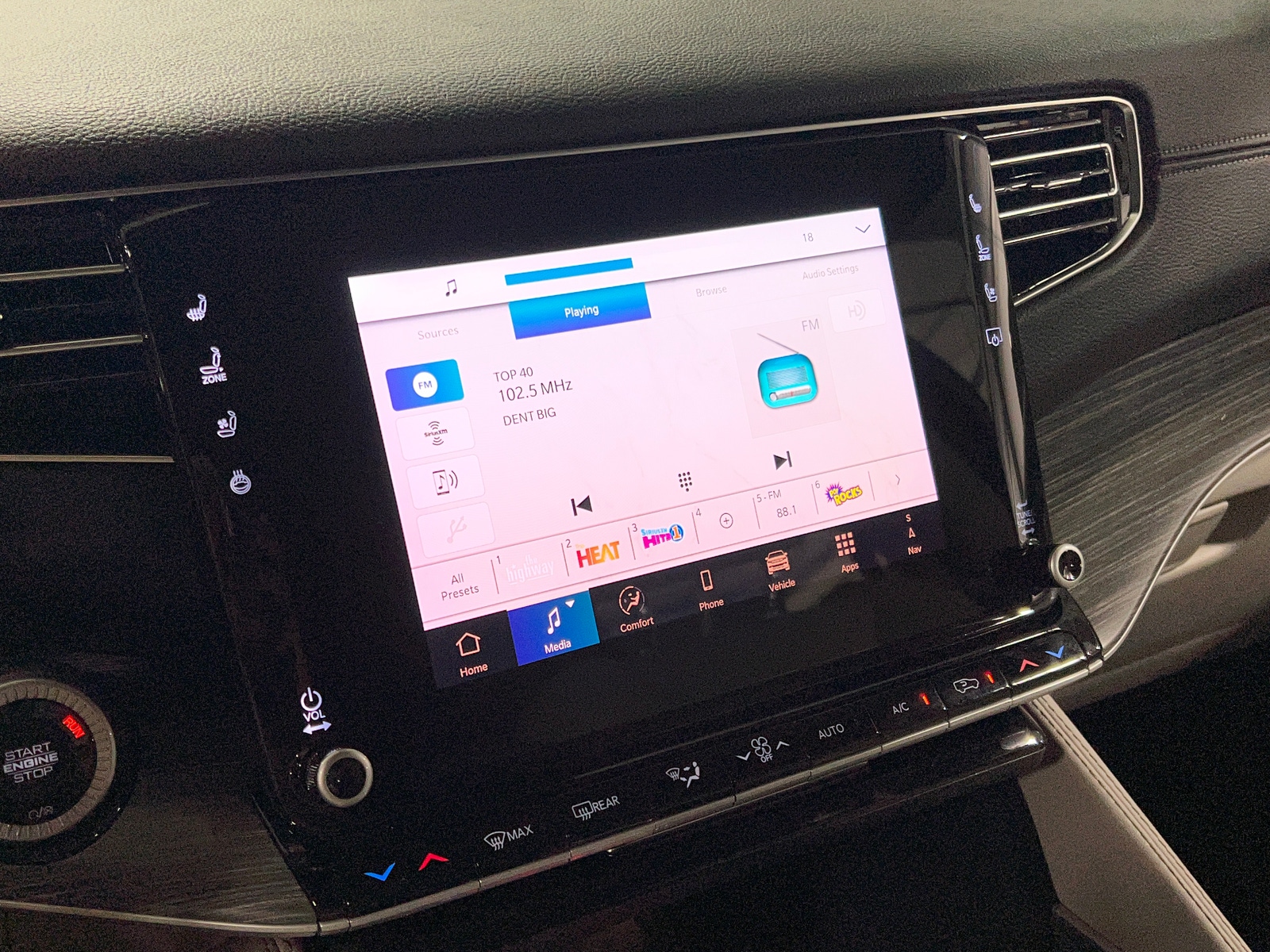 Thumbnail: 2024 Jeep Wagoneer - 3