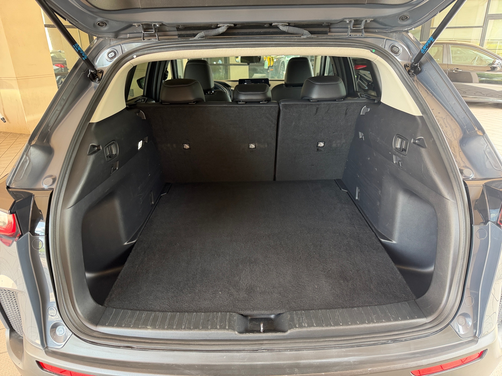 Thumbnail: 2025 Mazda CX-50 - 4