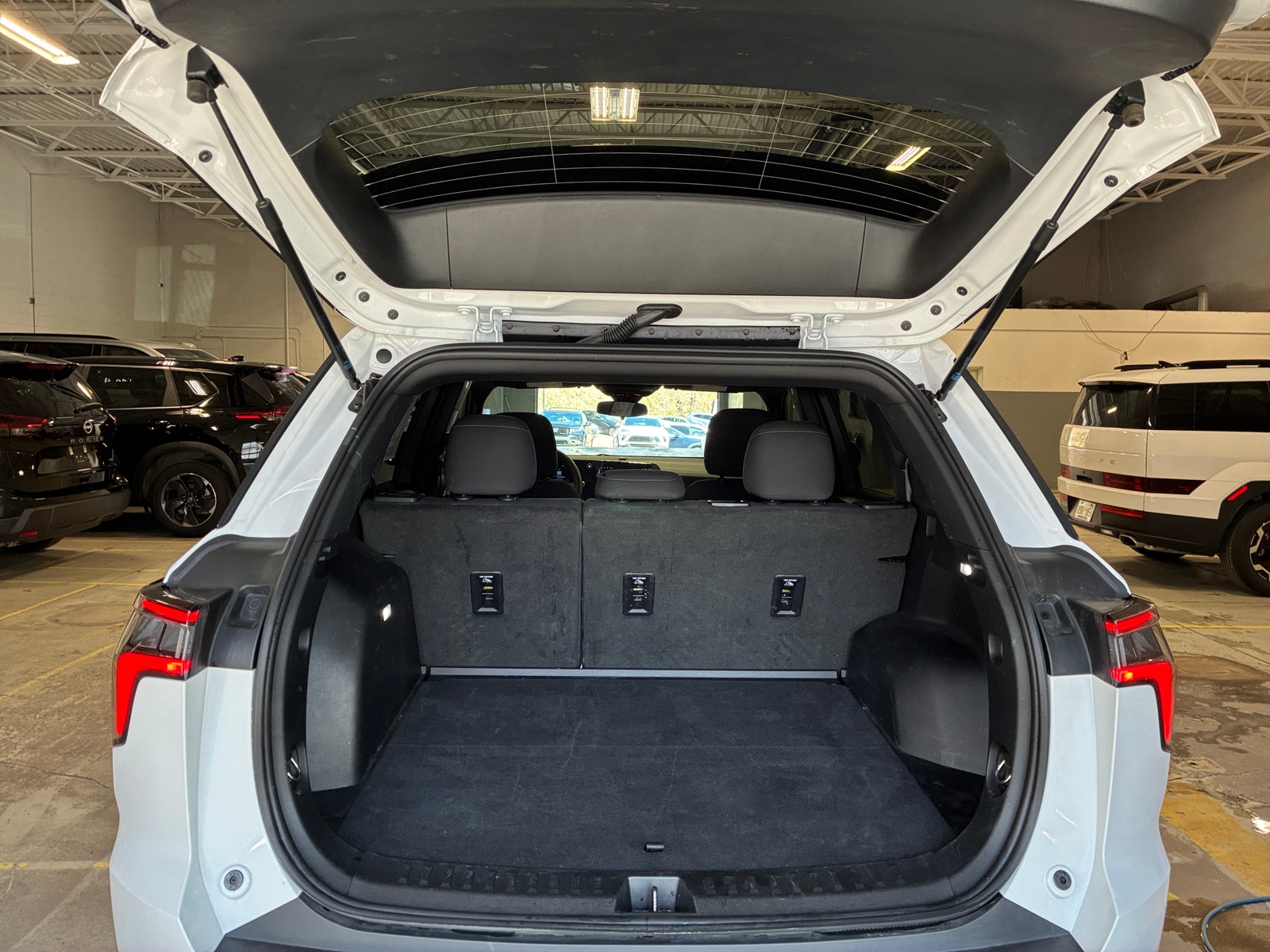 Thumbnail: 2025 Chevrolet Equinox - 6