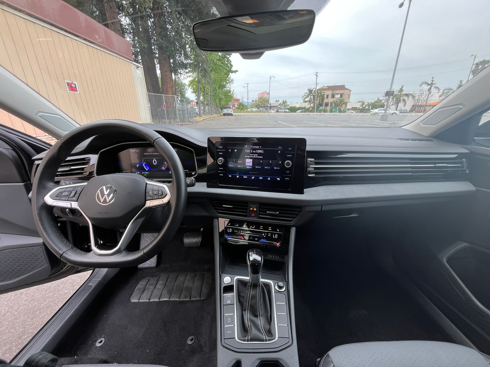 Thumbnail: 2025 Volkswagen Jetta - 3