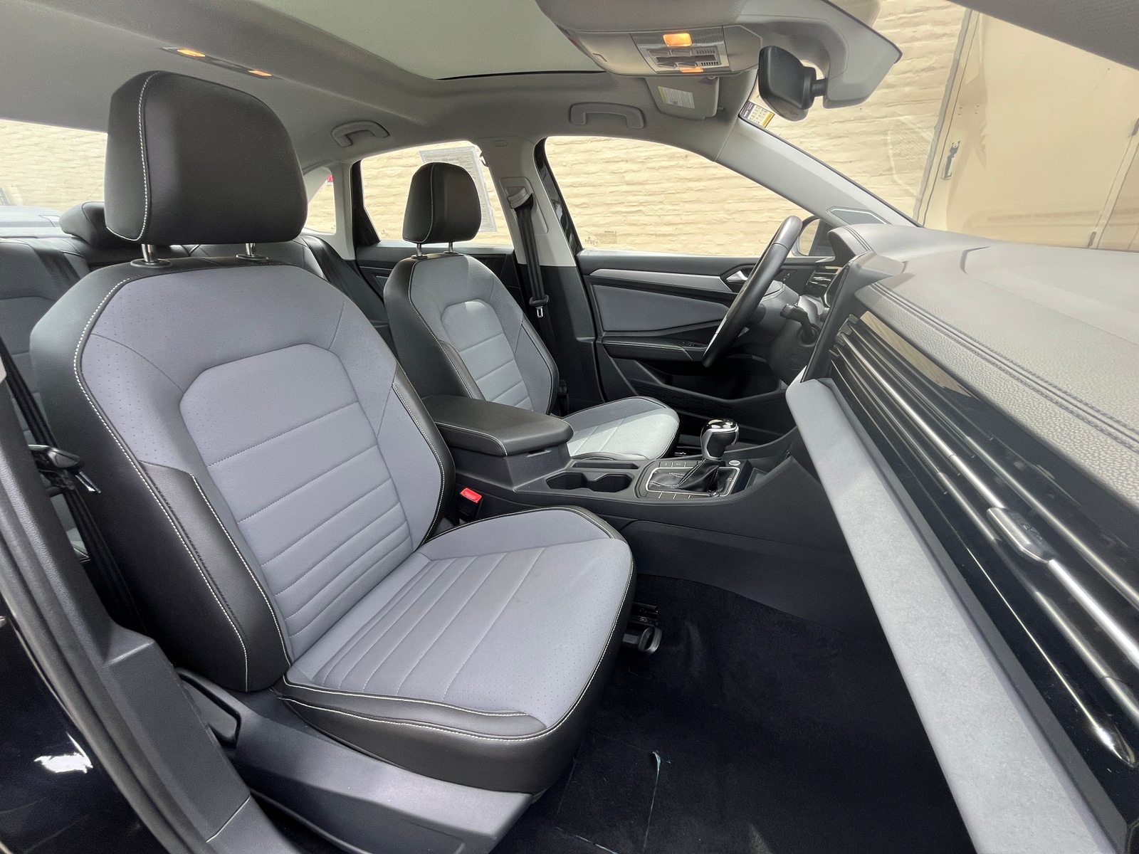 Thumbnail: 2025 Volkswagen Jetta - 2