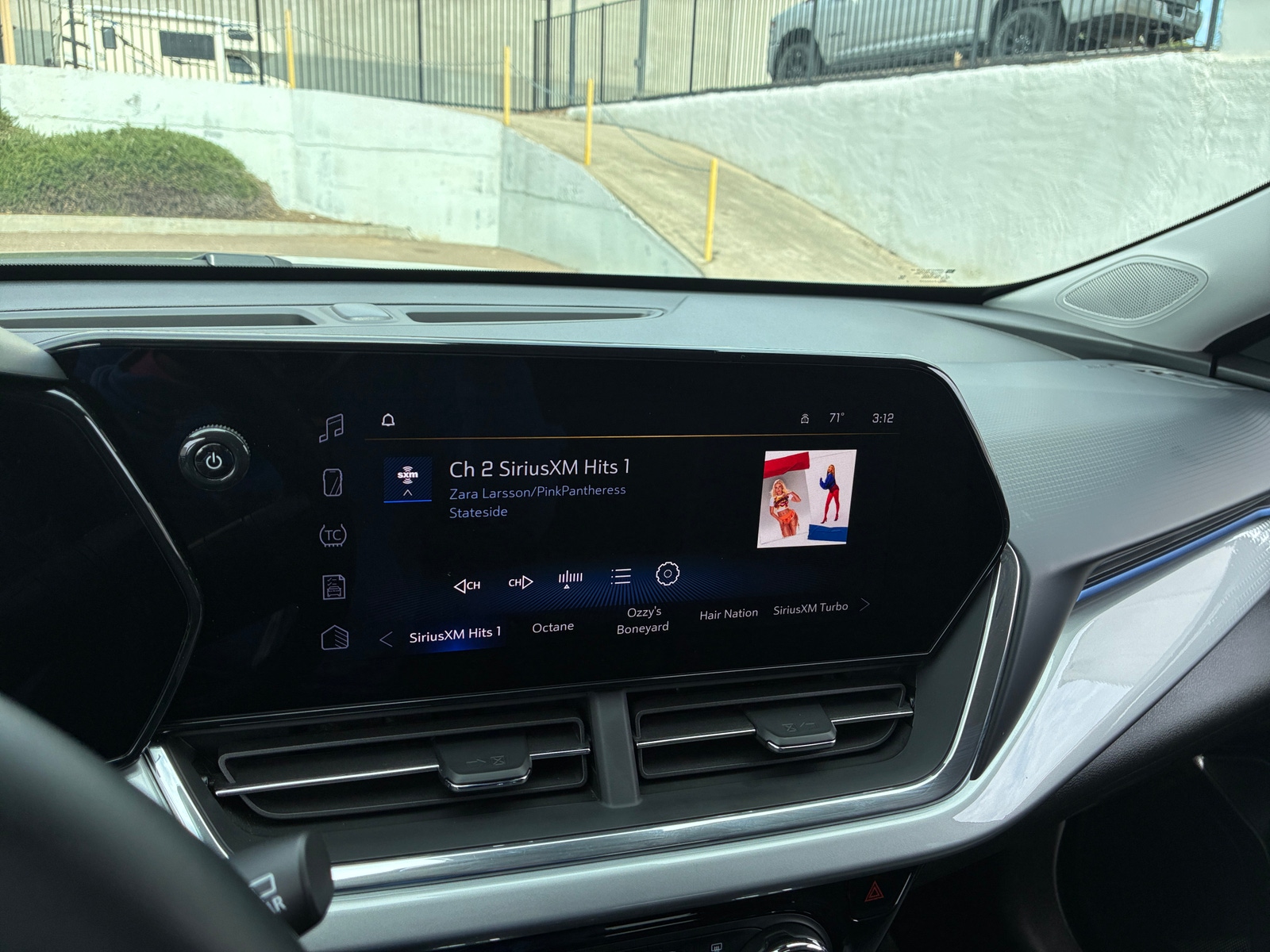 Thumbnail: 2025 Chevrolet Trax - 4