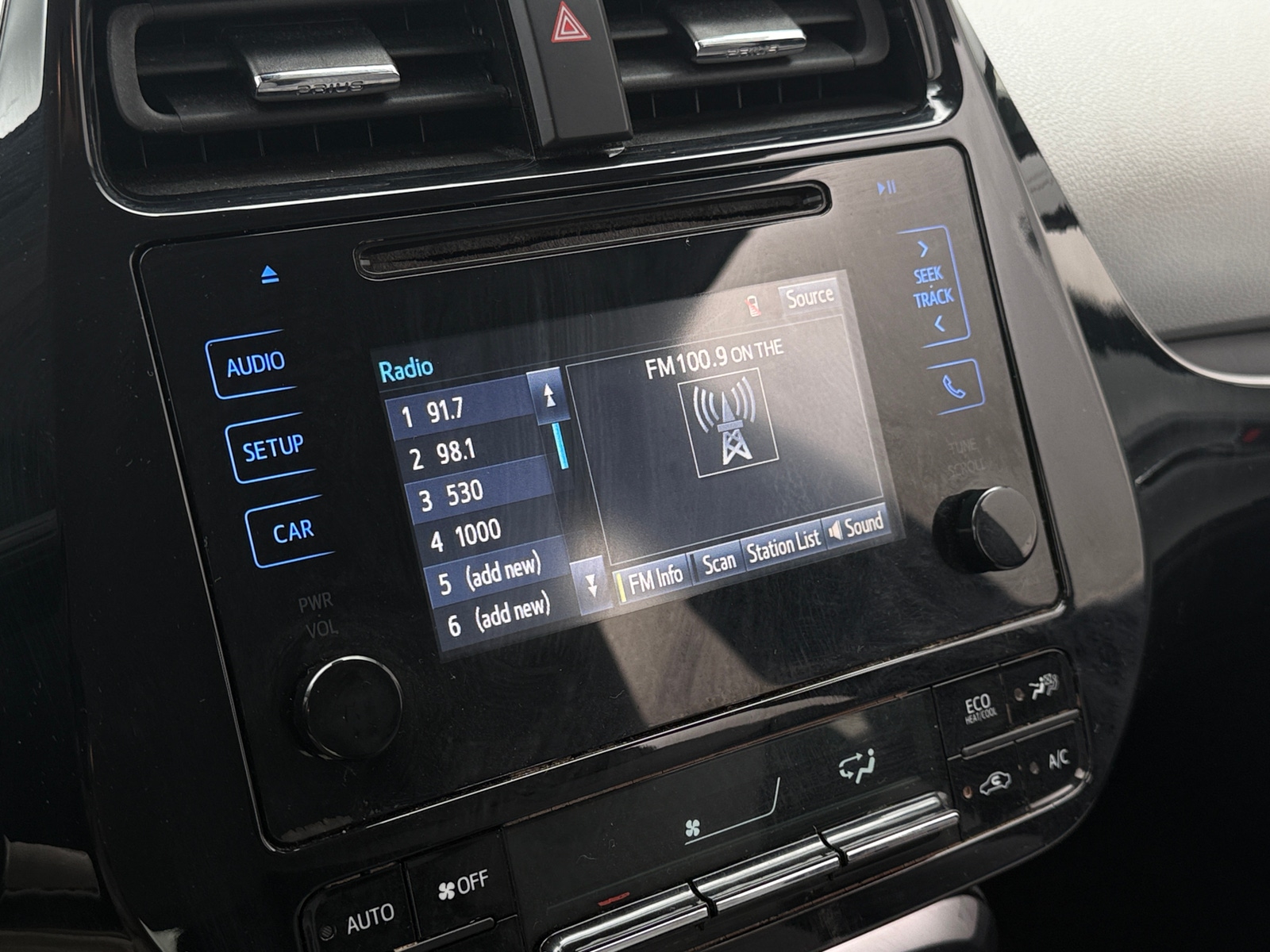 Thumbnail: 2017 Toyota Prius - 4