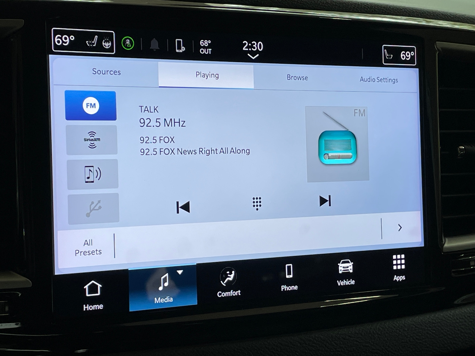 Thumbnail: 2024 Chrysler Pacifica - 4