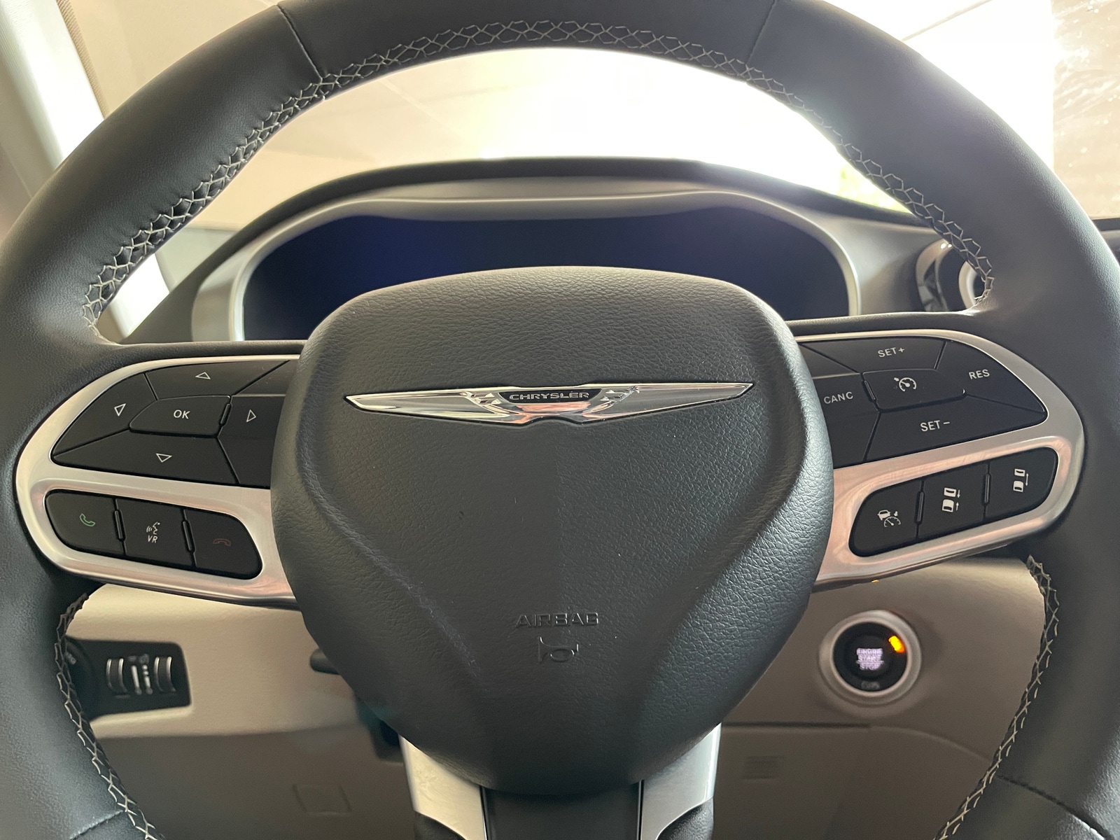 Thumbnail: 2024 Chrysler Pacifica - 5