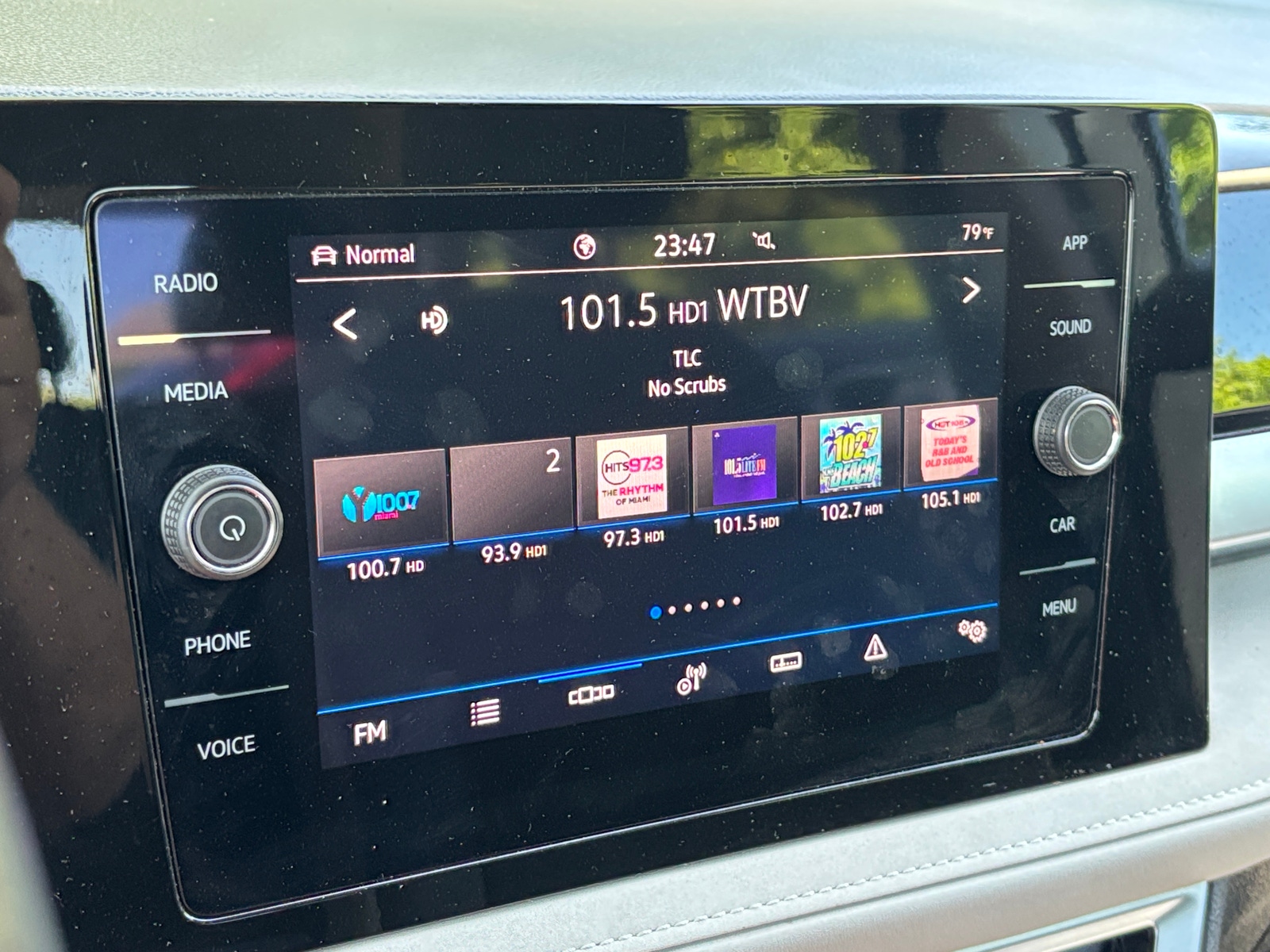 Thumbnail: 2025 Volkswagen Taos - 4