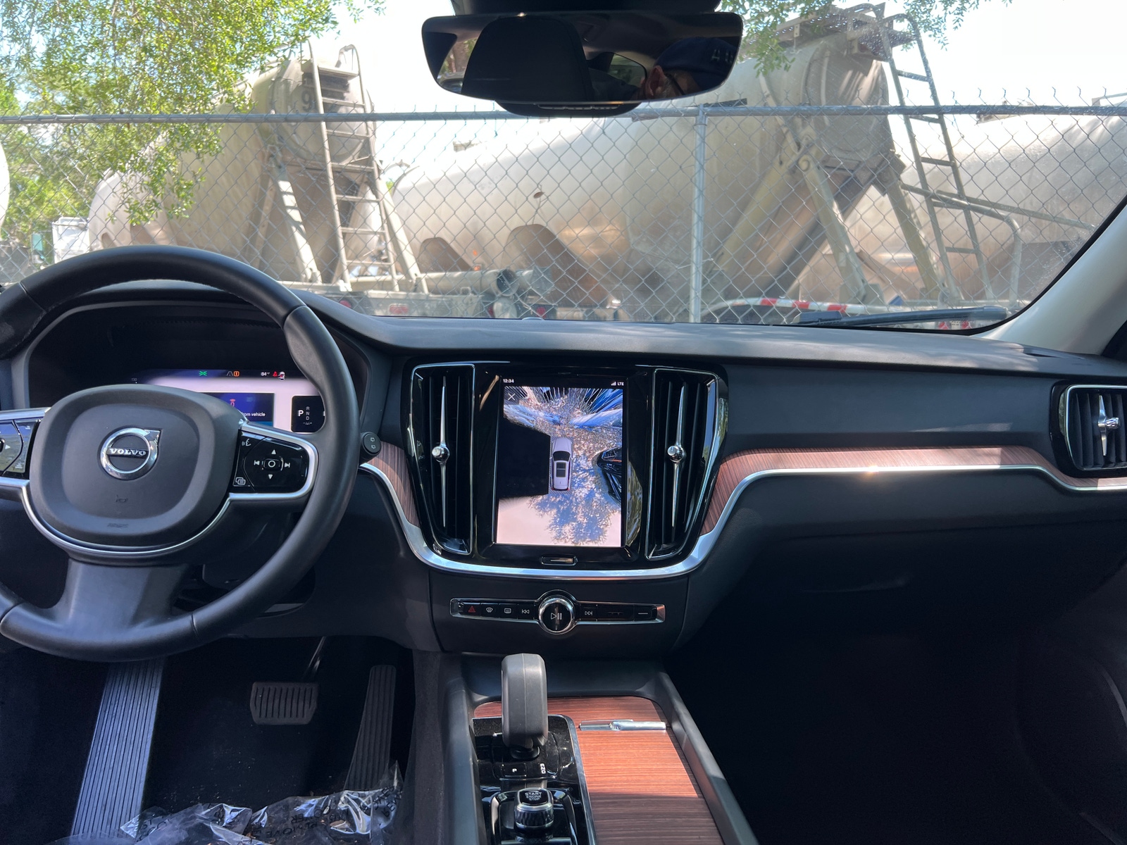 Thumbnail: 2025 Volvo V60 - 2