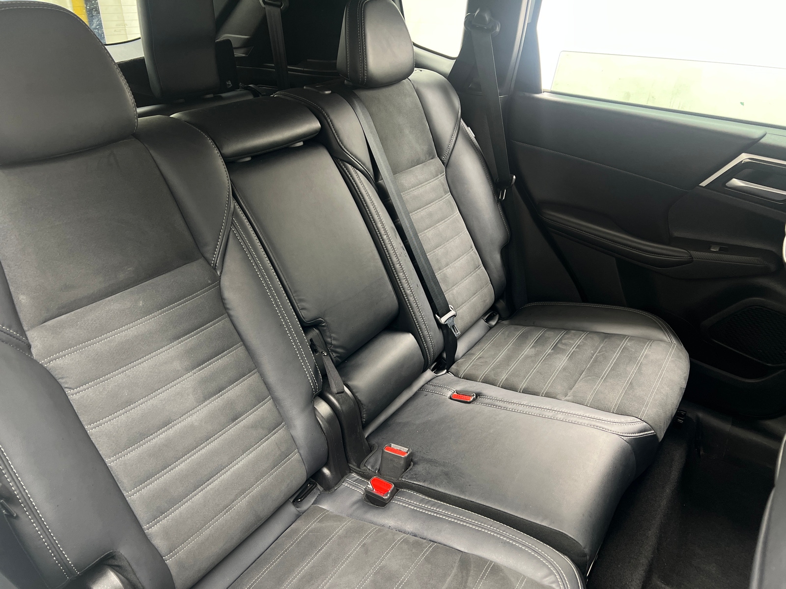 Thumbnail: 2022 Mitsubishi Outlander - 5