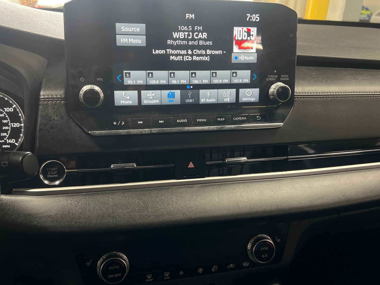 Thumbnail: 2022 Mitsubishi Outlander - 3