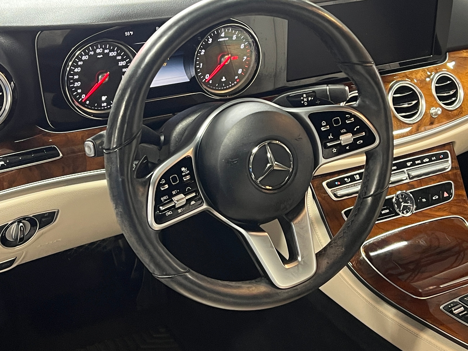 Thumbnail: 2019 Mercedes-Benz E-Class - 4