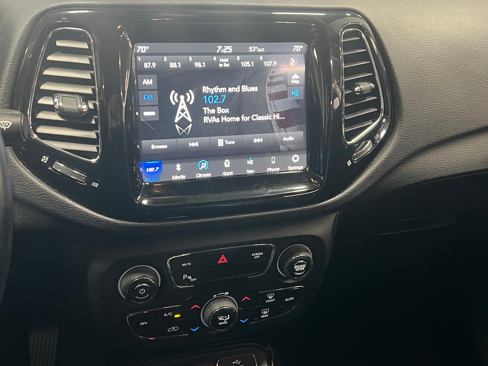 Thumbnail: 2018 Jeep Compass - 4