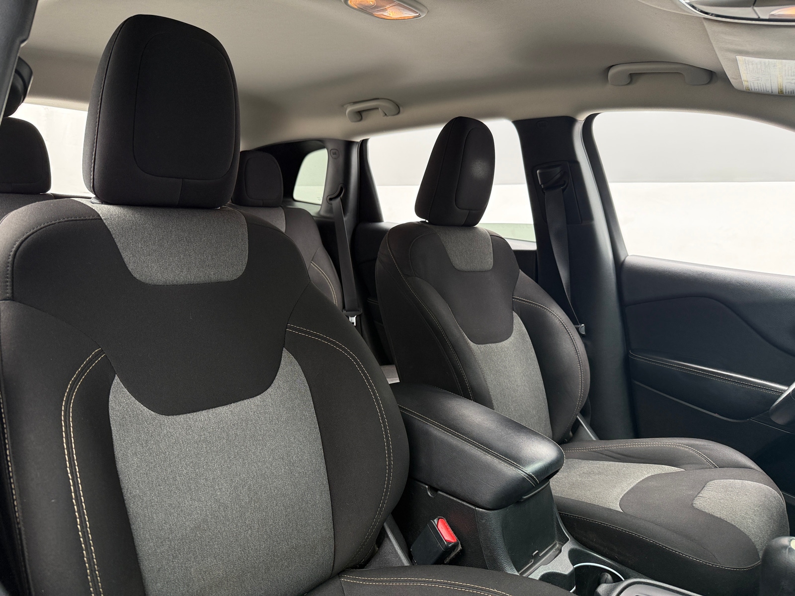 Thumbnail: 2016 Jeep Cherokee - 2