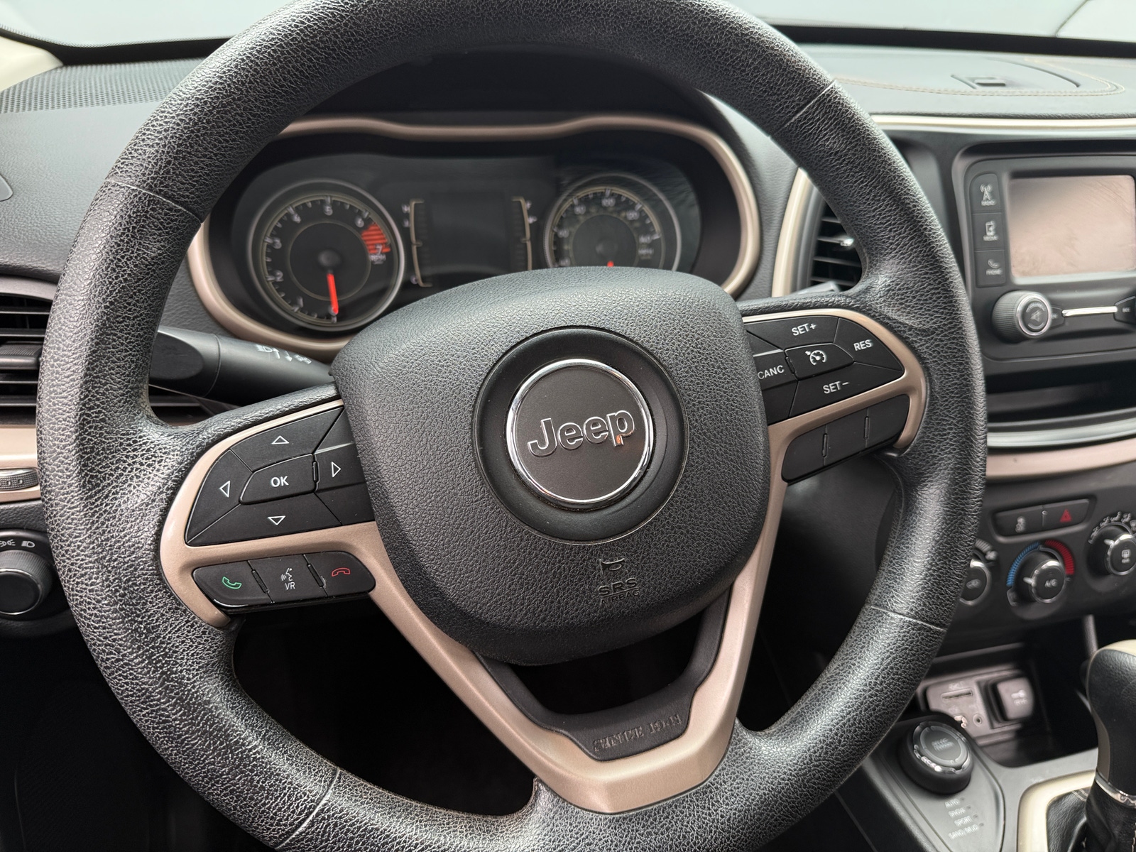 Thumbnail: 2016 Jeep Cherokee - 5