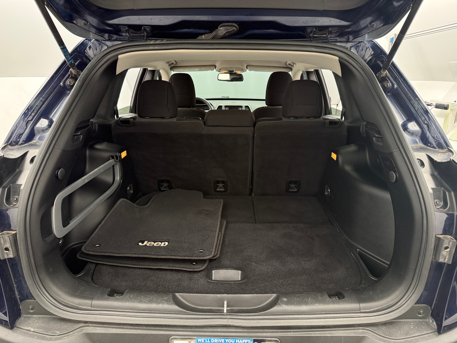 Thumbnail: 2016 Jeep Cherokee - 7