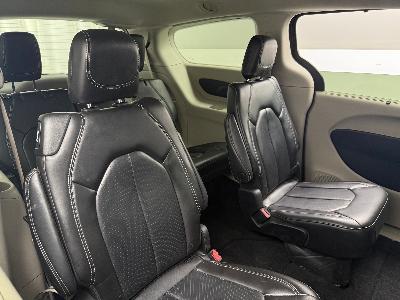 Thumbnail: 2023 Chrysler Pacifica - 5