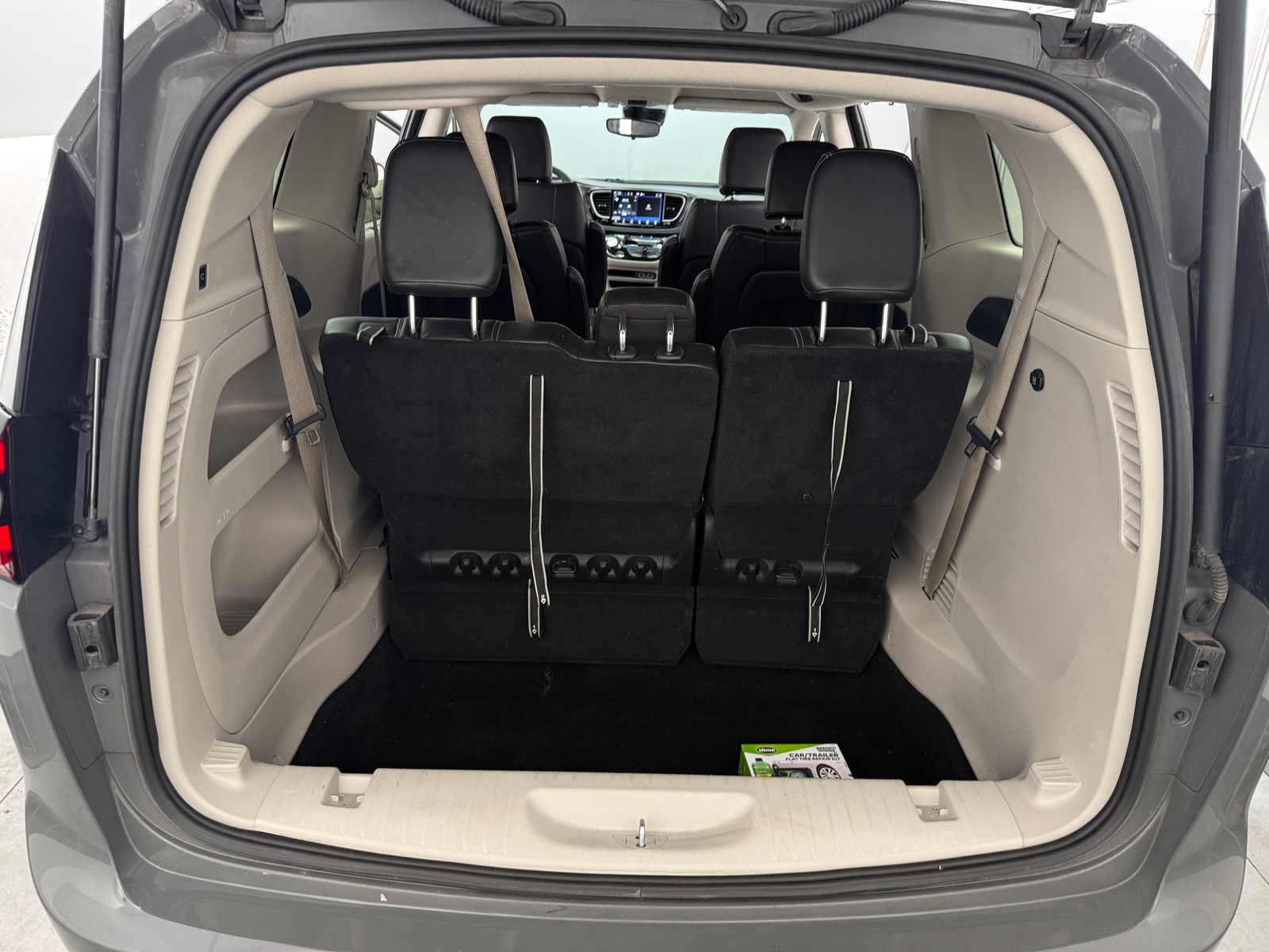 Thumbnail: 2023 Chrysler Pacifica - 6