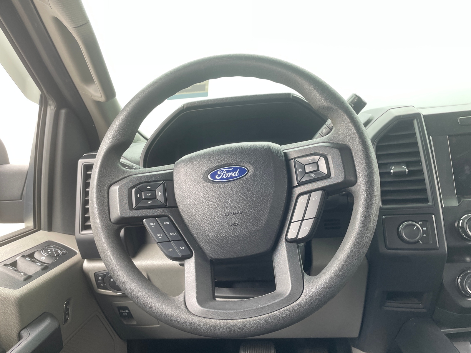 Thumbnail: 2019 Ford Econoline - 5